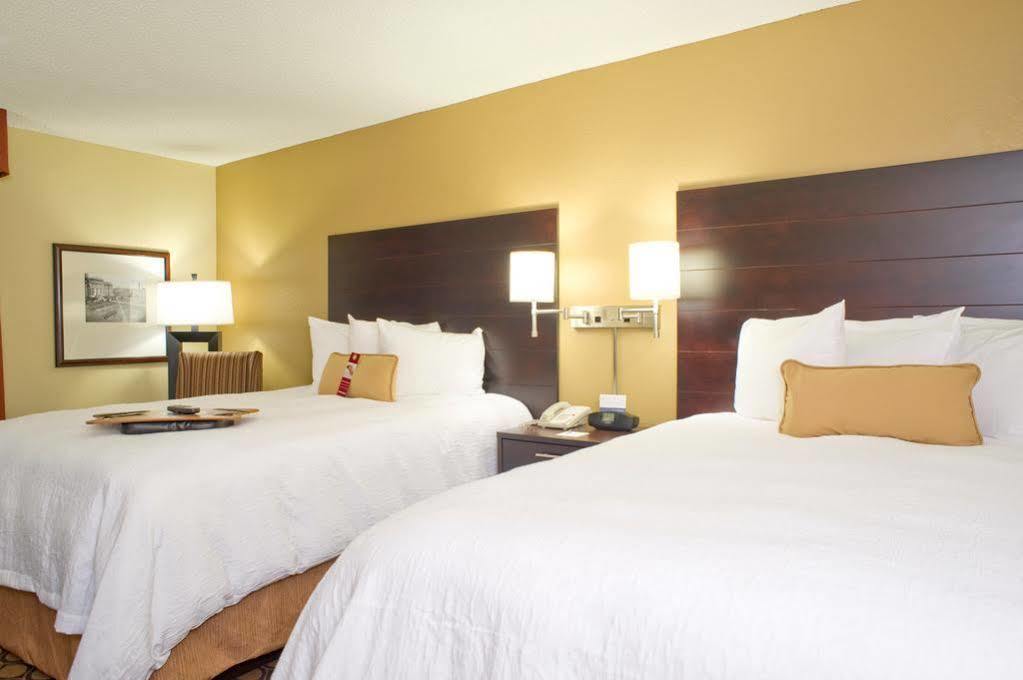 Hampton Inn Starkville Ngoại thất bức ảnh